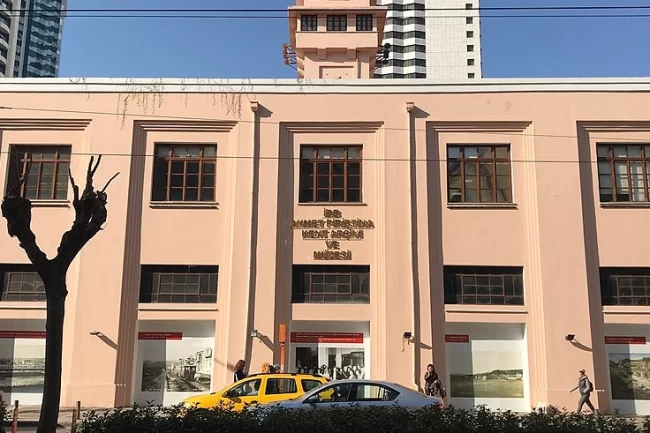 APİKAM'da emekçi kadınlar paneli