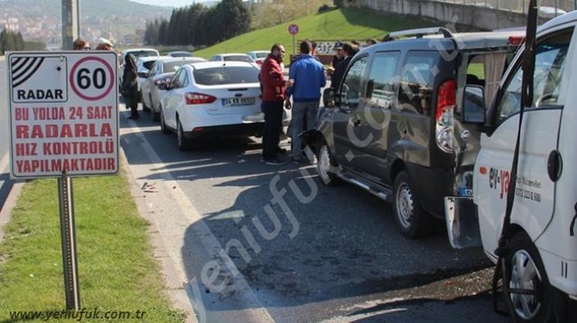 ZİNCİRLEME 6 ARAÇ KAZA YAPTI