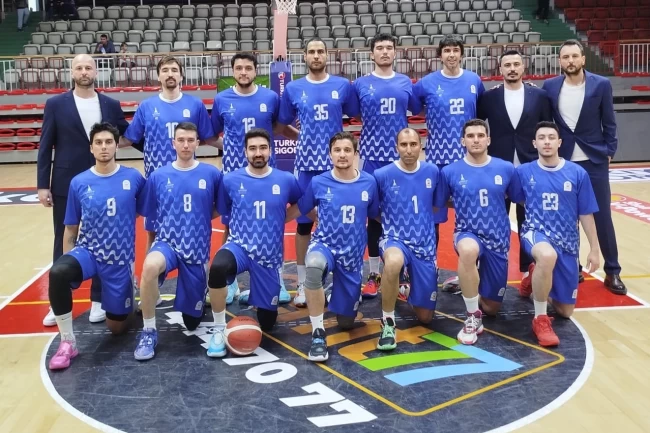 Celal Atik Spor Salonu'nda parke ısınıyor