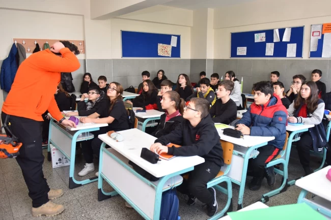 Bursa Yıldırım Belediyesi'nden deprem eğitimi