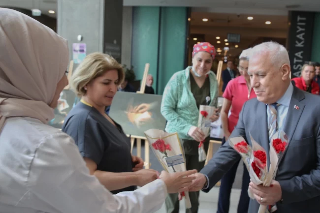 Bursa'da Başkan Bozbey'den 14 Mart Tıp Bayramı ziyareti