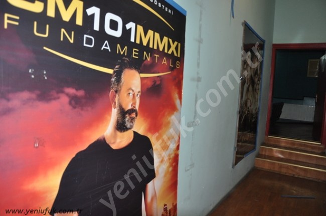 AKM PERDELERİNİ KAPATTI!