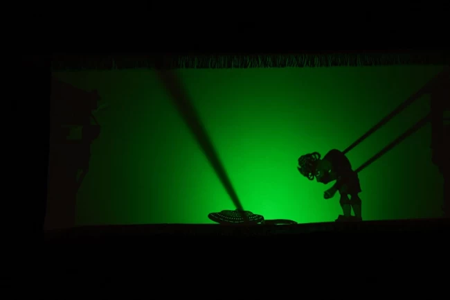 Karagöz'ün uzay yolculuğu Bursa Osmangazi'de perdeye yansıdı