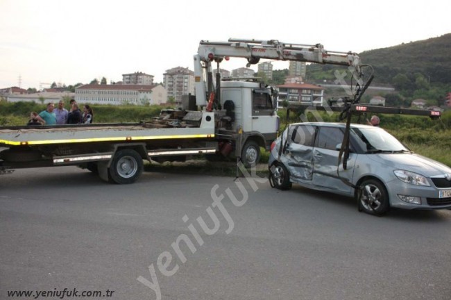 ALKOLLÜ SÜRÜCÜ KARŞI ŞERİDE GEÇTİ:4 YARALI