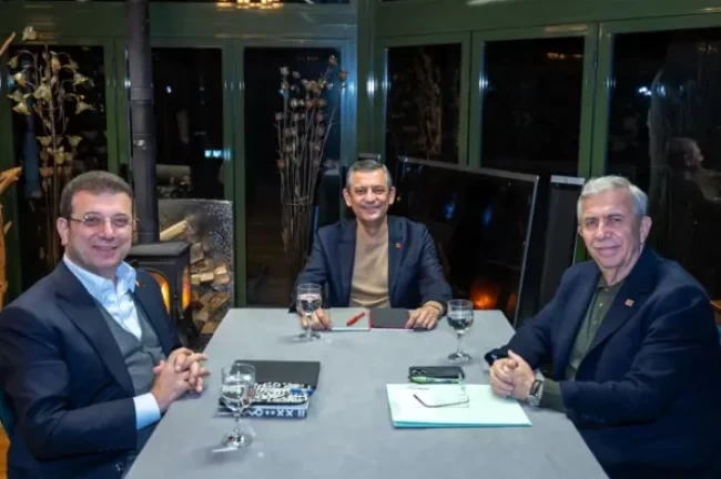 Özgür Özel ve Mansur Yavaş'tan 'gözaltı' yorumu: Darbe girişimidir!