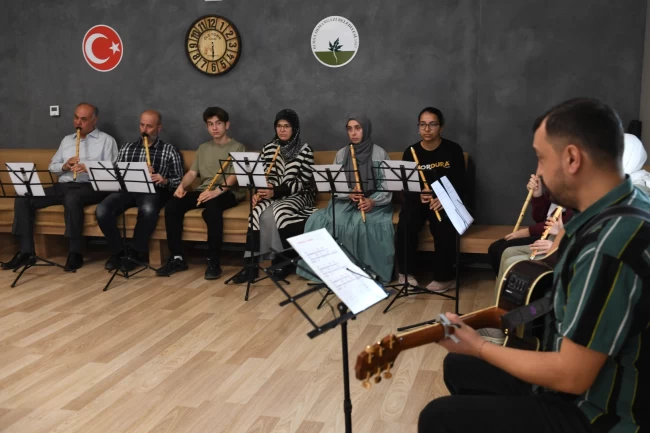 Bursa Osmangazi'de öğrencilerden Çanakkale türküsü