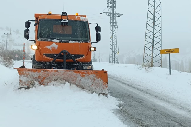 Konya'da kar yağışı: Ekipler 31 ilçede teyakkuz halinde!