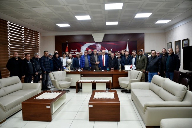 Saffet Bozkurt destek oldu. İşçilerin mağduriyeti giderildi