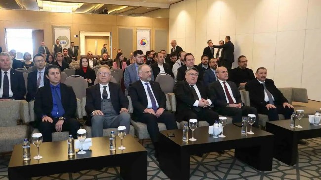 Rektör Özölçer, Zonguldak E-İhracat zirvesi'ne katıldı
