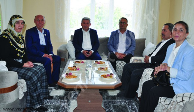 BAŞKAN UYSAL'DAN ŞEHİT ANNESİNE ZİYARET..