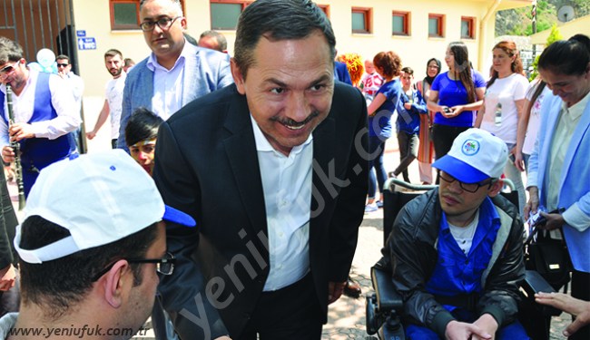 DOYASIYA EĞLENDİLER..