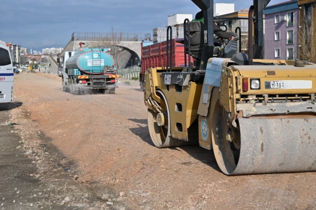 Manisa Büyükşehir Cider Yolu'nda asfalt öncesi çalışmalara başladı