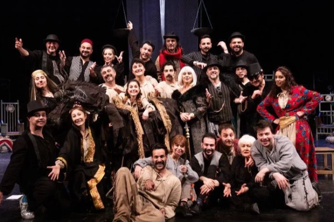 Haldun Taner'in eseri "Eşeğin Gölgesi" yeniden sahnede