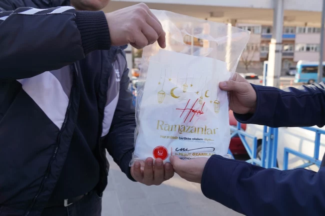 Ankra Keçiören Belediyesi'nden kumanya ve tatlı ikramı