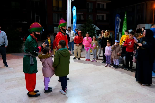 Sakarya'da Erenler ve Geyve'de çocuklarla ramazan neşesi yaşandı