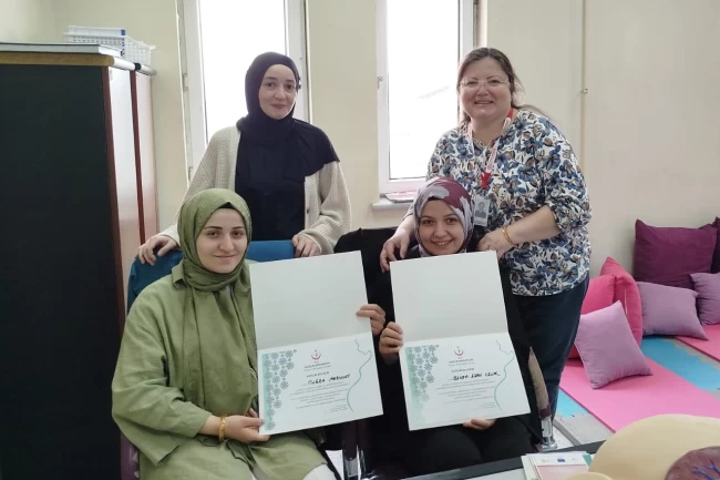 Gebe Okulu'nda anne adaylarına sertifika töreni düzenlendi