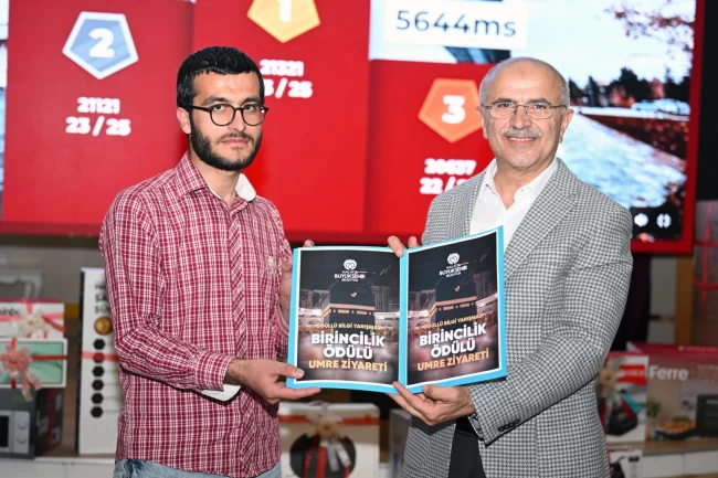 Umre Ödülü Kadir Gecesi'nde sahibini buldu