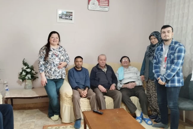 Bilecik Pazaryeri'nde Yaşlılara Moral Ziyareti
