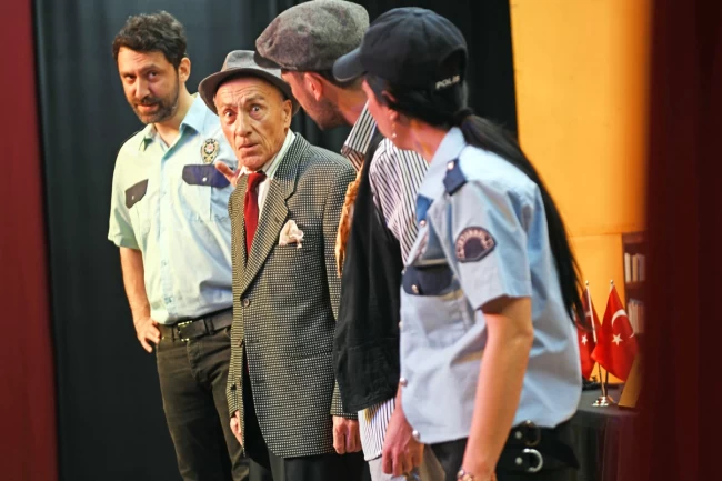 Tarlabaşı Karakolu oyunu Osmangazili sanatseverler ile buluştu