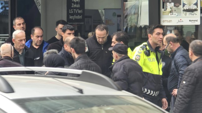 Şehir eşkiyaları gazeteci Osman Sav'a saldırdı