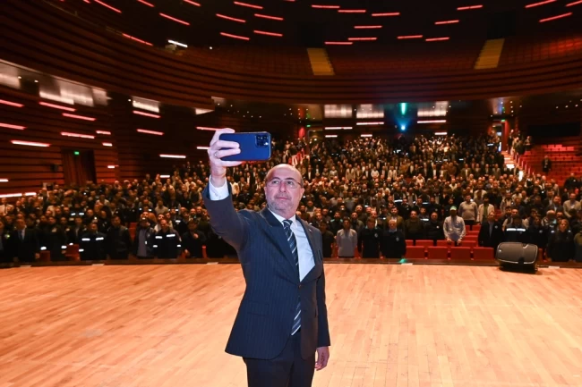 Konya Selçuklu'da Başkan Pekyatırmacı personel ile bayramlaştı