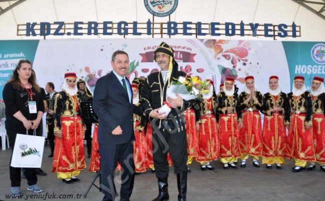 YEREL SANATÇILAR HAYRANLIKLA İZLENDİ