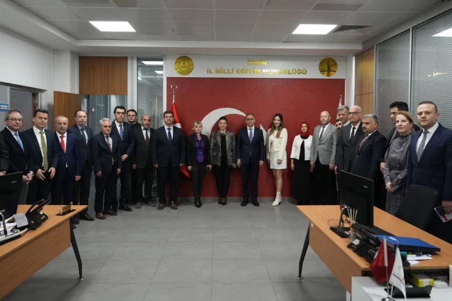İzmir İl Millî Eğitim'de bayramlaşma coşkusu