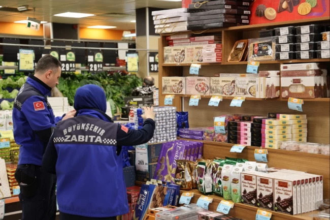 Zabıtadan çikolata baskını