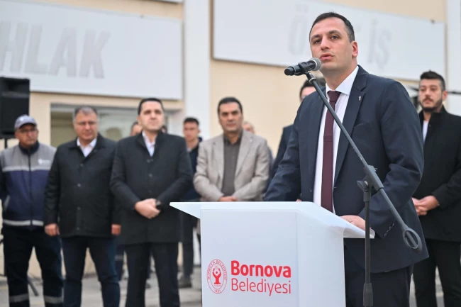 İzmir Bornova'da Başkan Ömer Eşki işçilerle bayramlaştı