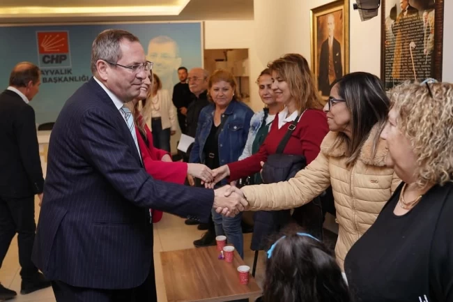 Balıkesir Ayvalık'ta CHP örgütü bayramlaştı