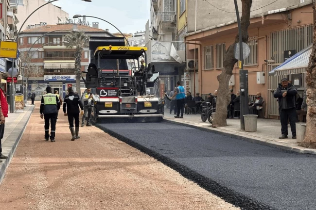 Balıkesir Erdek'te bozuk yol kalmayacak
