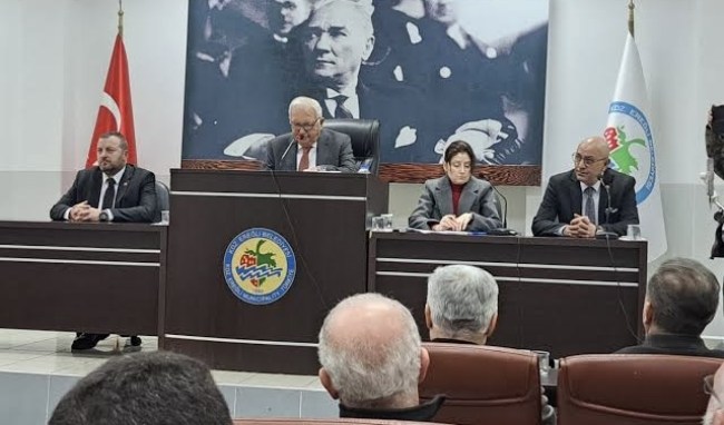 Başkan Posbıyık’ta meclis üyeleri de geri adım atmıyor