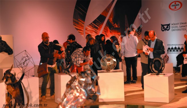 Çeliği sanatla buluşturan yetenekli öğrencilere Erdemir’den ödül..