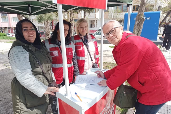 Edirne Keşan'da CHP'den erken seçim ve İmamoğlu için imza çağrısı