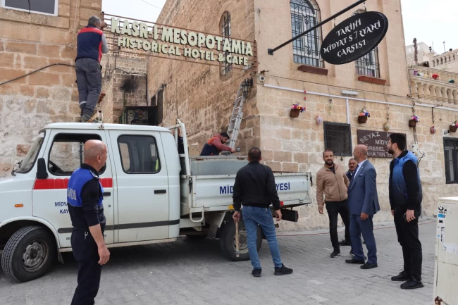 Mardin Midyat'ta tarihi dokuyu korunuyor