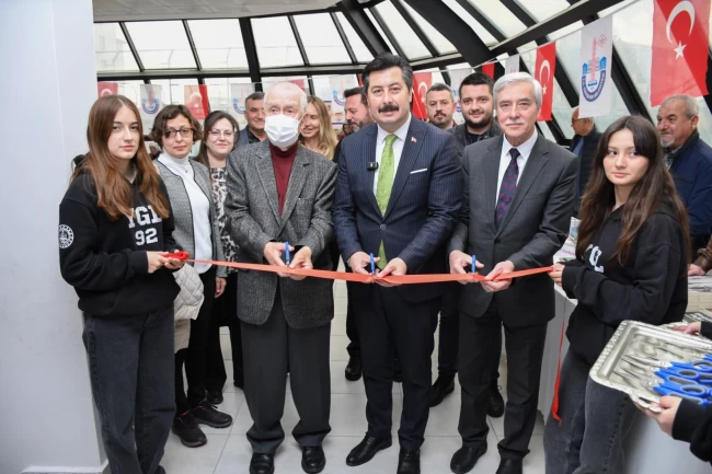 Bursa'da Yenişehir Belediyesi 6'ncı Kitap Fuarı kapılarını açtı