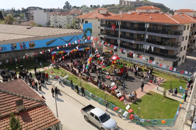 İzmir Selçuk'ta her mahalleye kütüphane projesi büyüyor