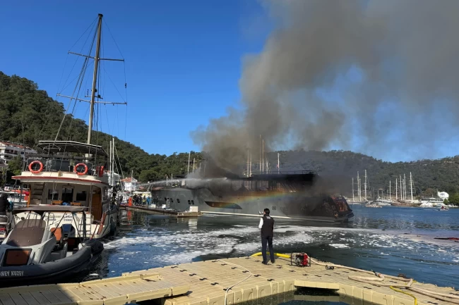 Muğla Büyükşehir'den Fethiye'deki yangına hızlı müdahale