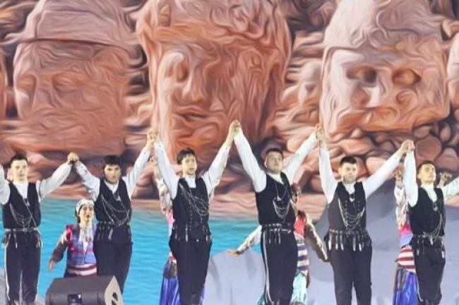 Bursa İnegöl Belediyesi Halk Dansları Topluluğu Aktau'da büyük beğeni topladı