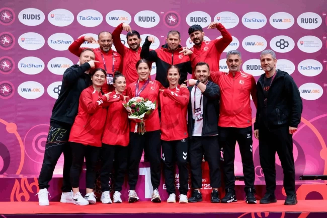 Balıkesir'in gururu Yasemin Adar Yiğit Avrupa 2'ncisi