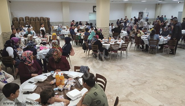 ARMUTLUCUMALILAR İFTARDA BİR ARAYA GELDİ..