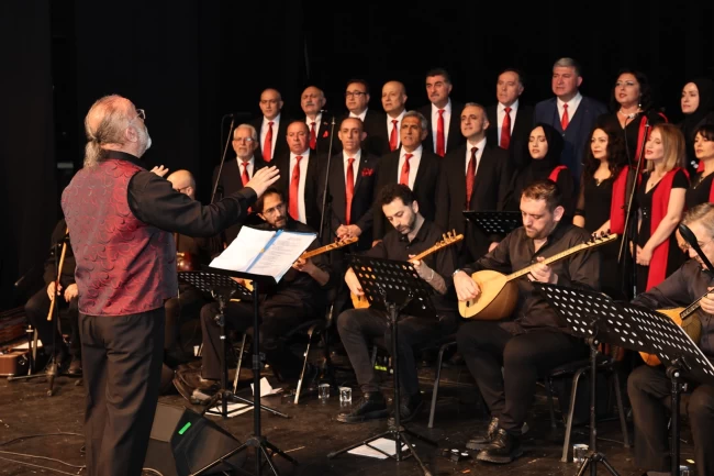 Bursa Nilüfer Türk Halk Müziği Korosu'ndan türkü şöleni