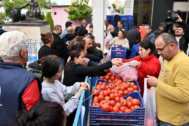 Muratpaşa'dan 10 tonluk tarım desteği