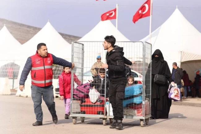 Bakan Yerlikaya: 175 bin Suriyeli ülkesine gönüllü ve güvenli döndü