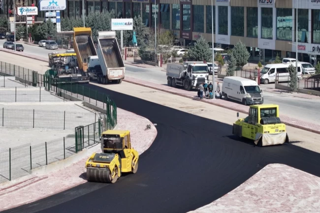 Konya Karatay'da 2025 yılı asfalt mesaisi başladı