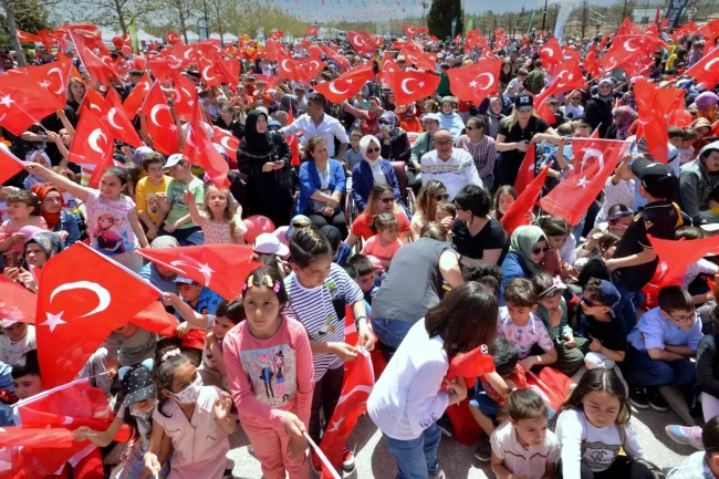 Konya'da çocuklar 80 Binde Devr-İ Alem Parkı'nda buluşuyor