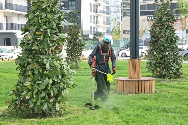 Bursa Nilüfer'in parklarında bahar temizliği