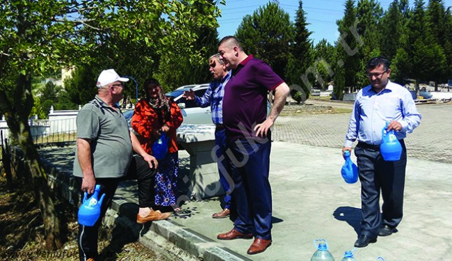 HER MEZARLIĞA SU BİDONU