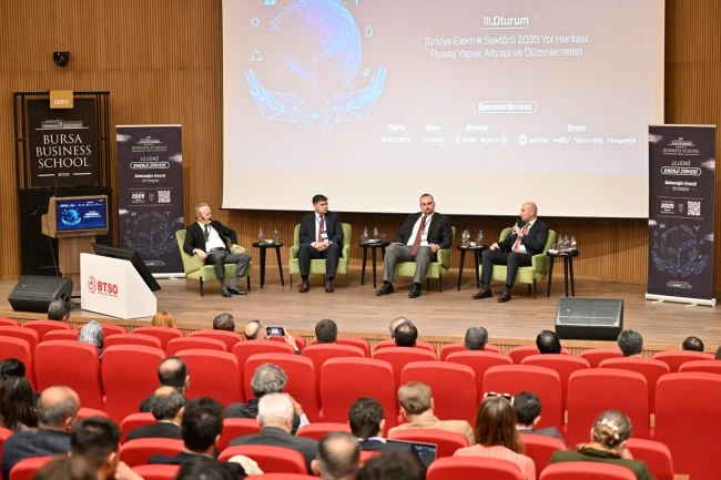 ‘Geleceğin Enerji Stratejisi' Uludağ Enerji Zirvesi'nde konuşuldu