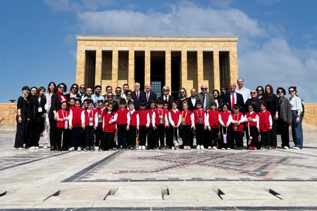 TEGV çocukları Ata'nın huzurunda